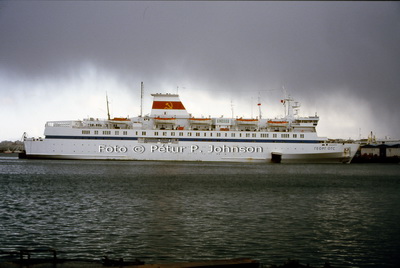 M.S. Georg Ots í Reykjavíkurhöfn 1986. Foto © Pétur P. Johnson.